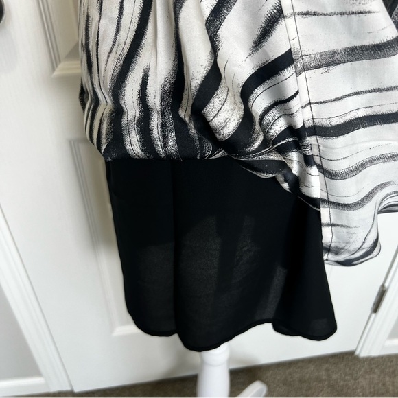 NWT Revolve Krisa Mini Slip Dress Black White Keyhole Size Large - Picture 5 of 13